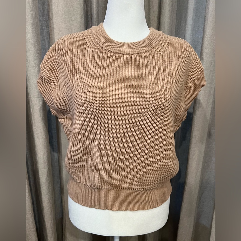 ANN TAYLOR crew neck sweater vest
